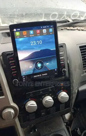 Toyota Tundra Semi Tesla Andriod Player