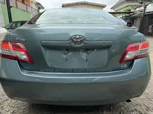 Toyota Camry LE 4dr Sedan (2.5L 4cyl 6A) 2011 Green