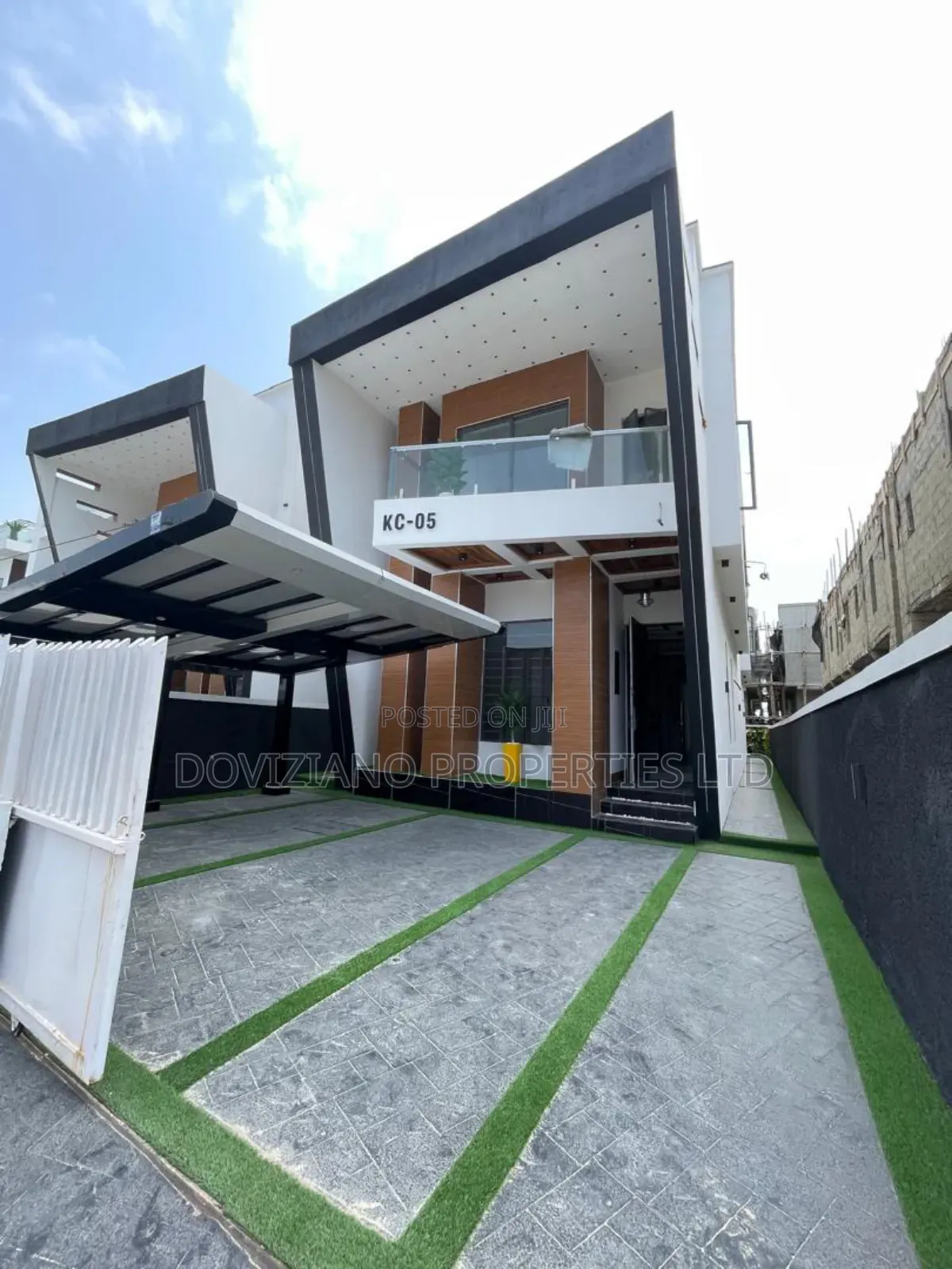 5bdrm Duplex in Ajah for sale