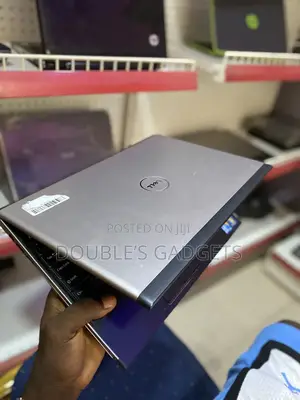 Laptop Dell Vostro 3300 4GB Intel Core I5 HDD 320GB
