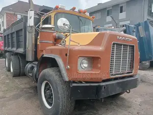 Mack Tipper