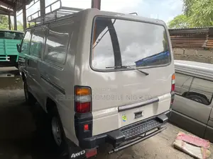 Mitsubishi L300 2003 White