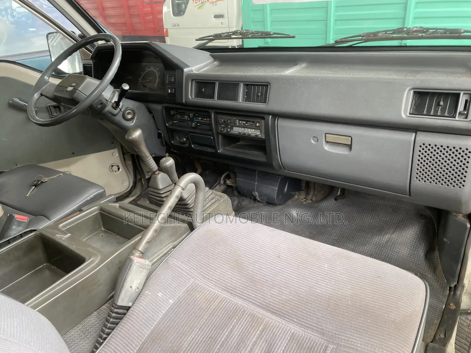 Mitsubishi L300 2003 White
