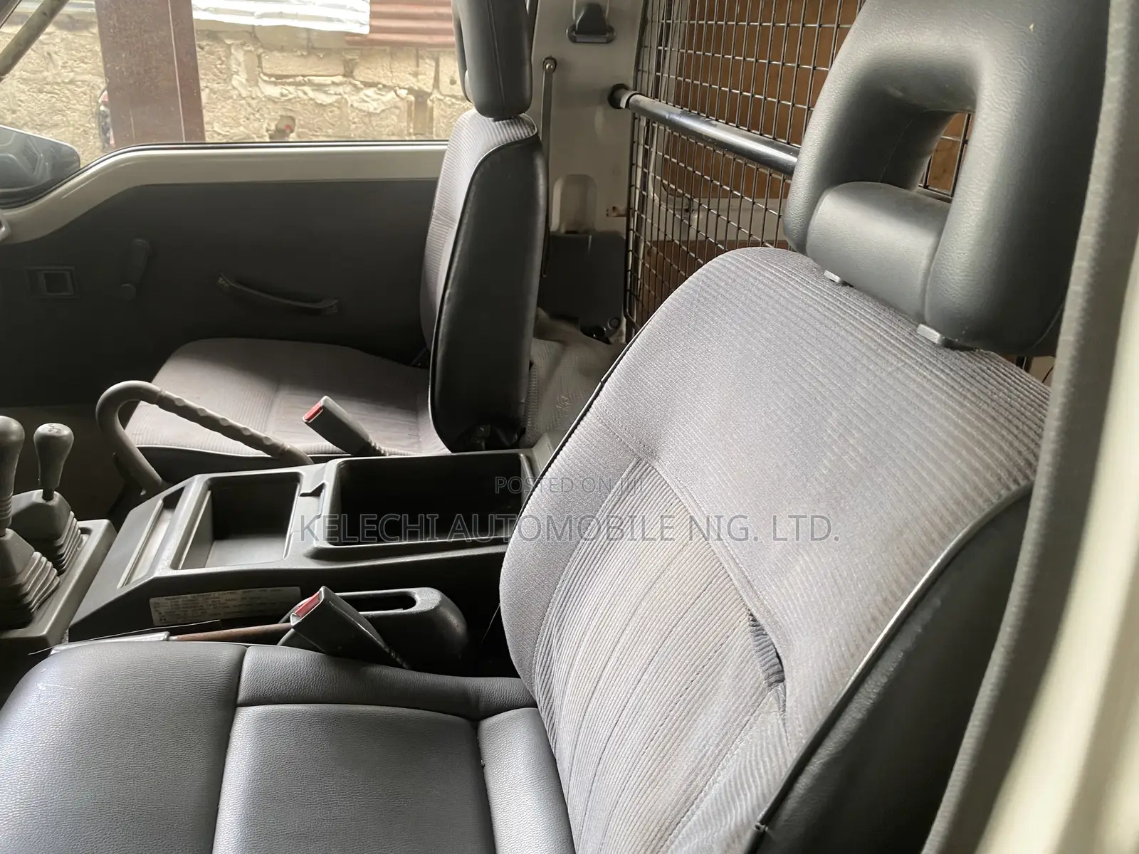 Mitsubishi L300 2003 White