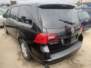 Volkswagen Routan 2008 Black
