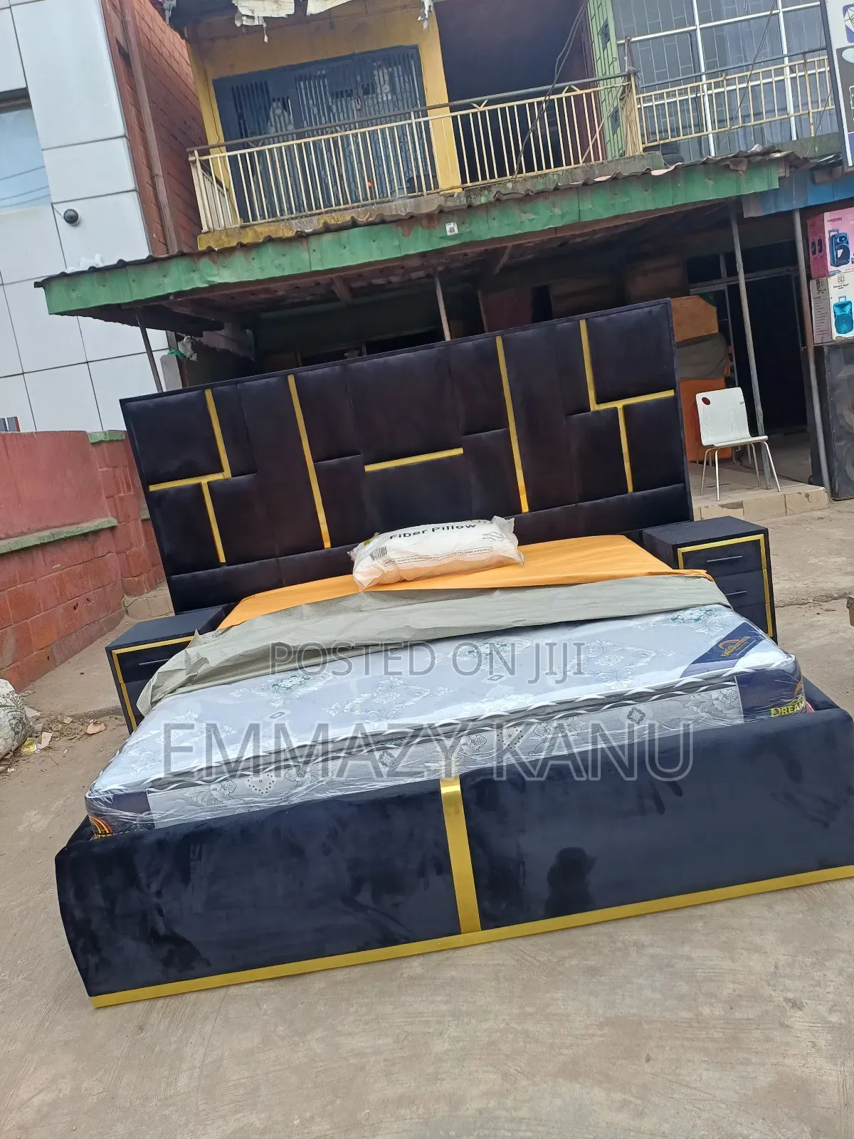 6x6 Bedframe With 2 Side Drawer