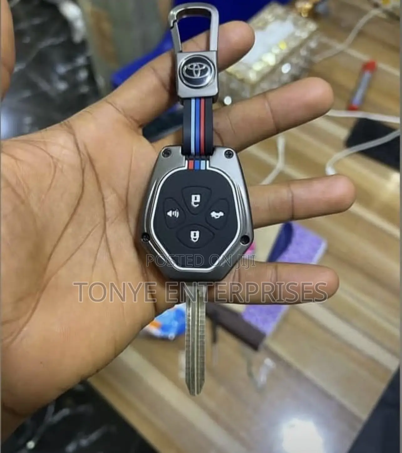 Metallic Keyholder
