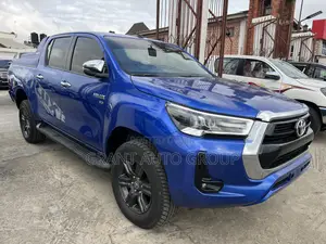 Toyota Hilux 2022 Blue