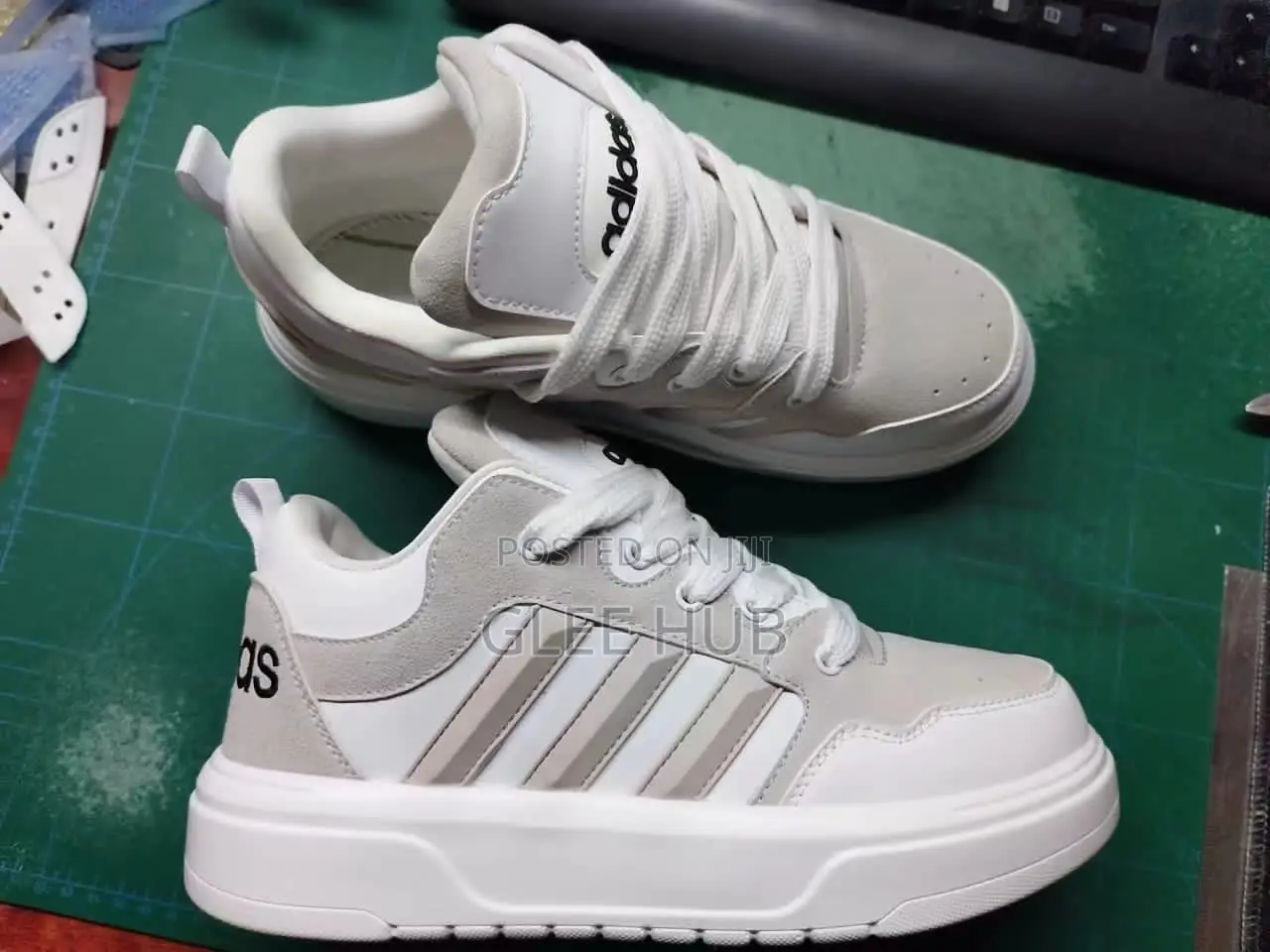 High Quality Sneakers