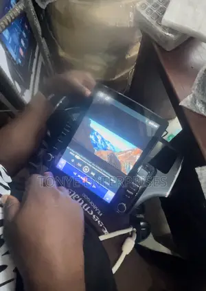 Lexus ES 330 Semi Tesla Android Screen