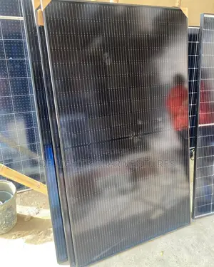 Brand New 550w All Black Solar Panels. Available 