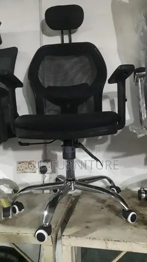 Good Executive Office Chair With Head Rest and Back Support
