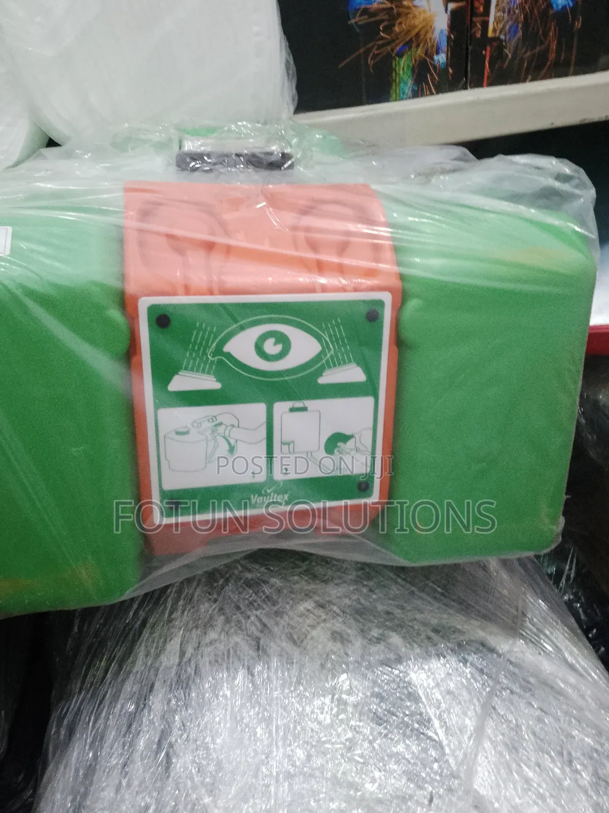 Eye Washer Vaultex