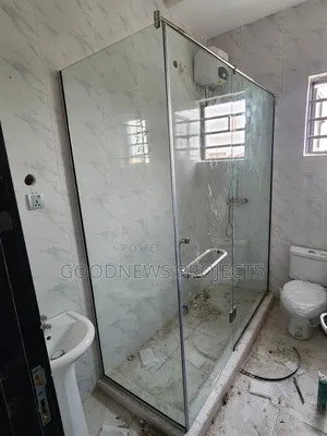 Hinged Frameles Glass Cubicle