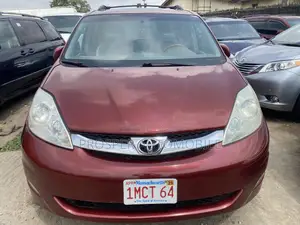 Toyota Sienna XLE Limited AWD 2009 Red