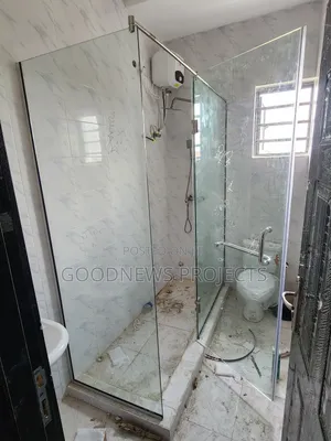 Hinged Frameles Glass Cubicle