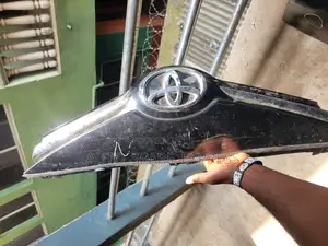 Front Grill Avensis 2018