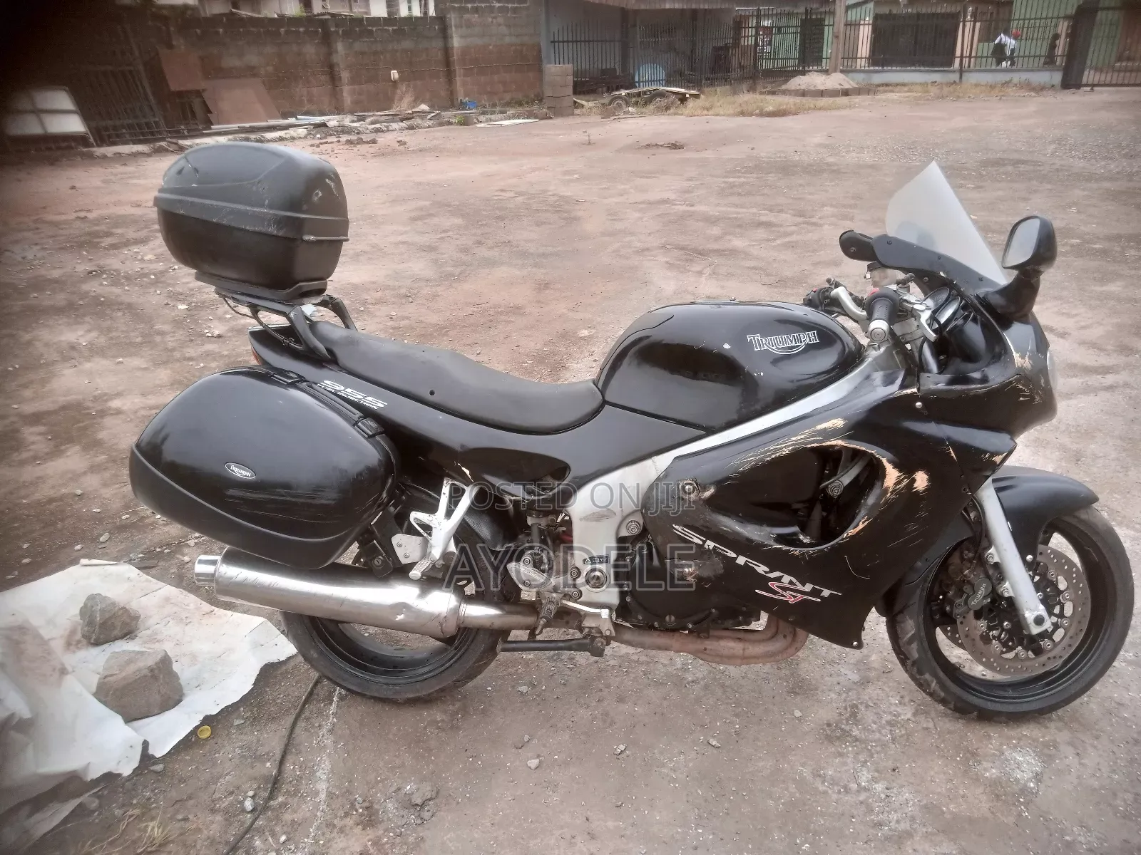Triumph 2002 Black