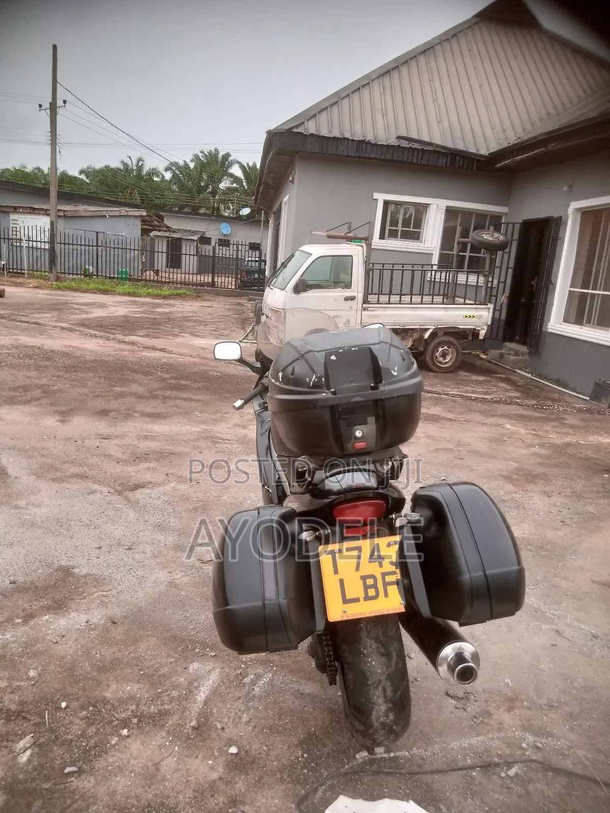 Triumph 2002 Black