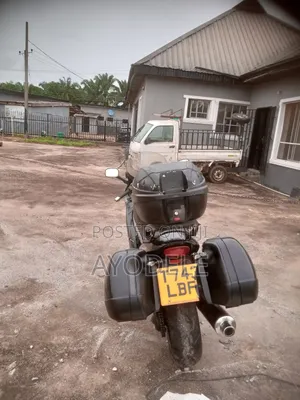 Triumph 2002 Black