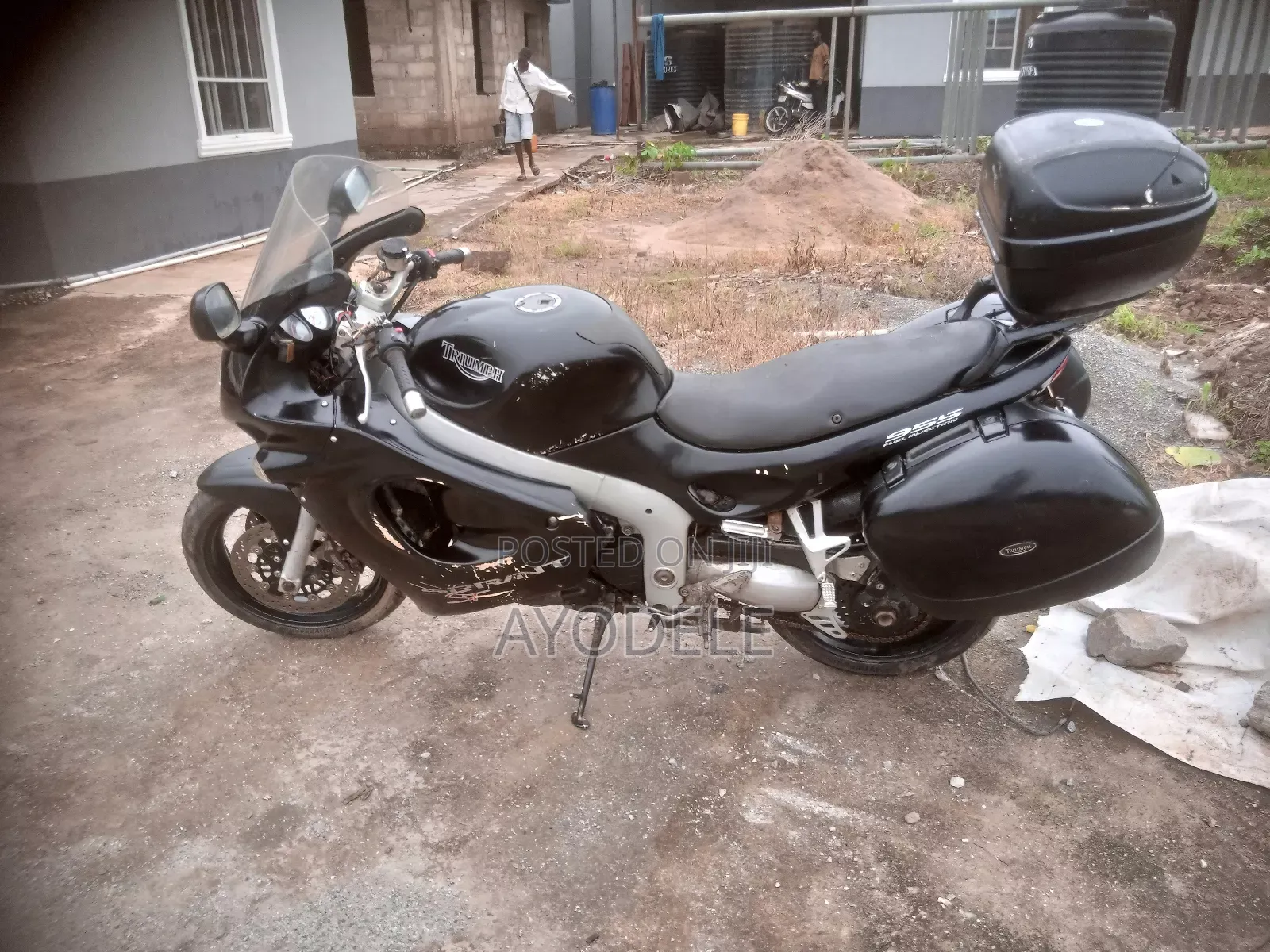 Triumph 2002 Black