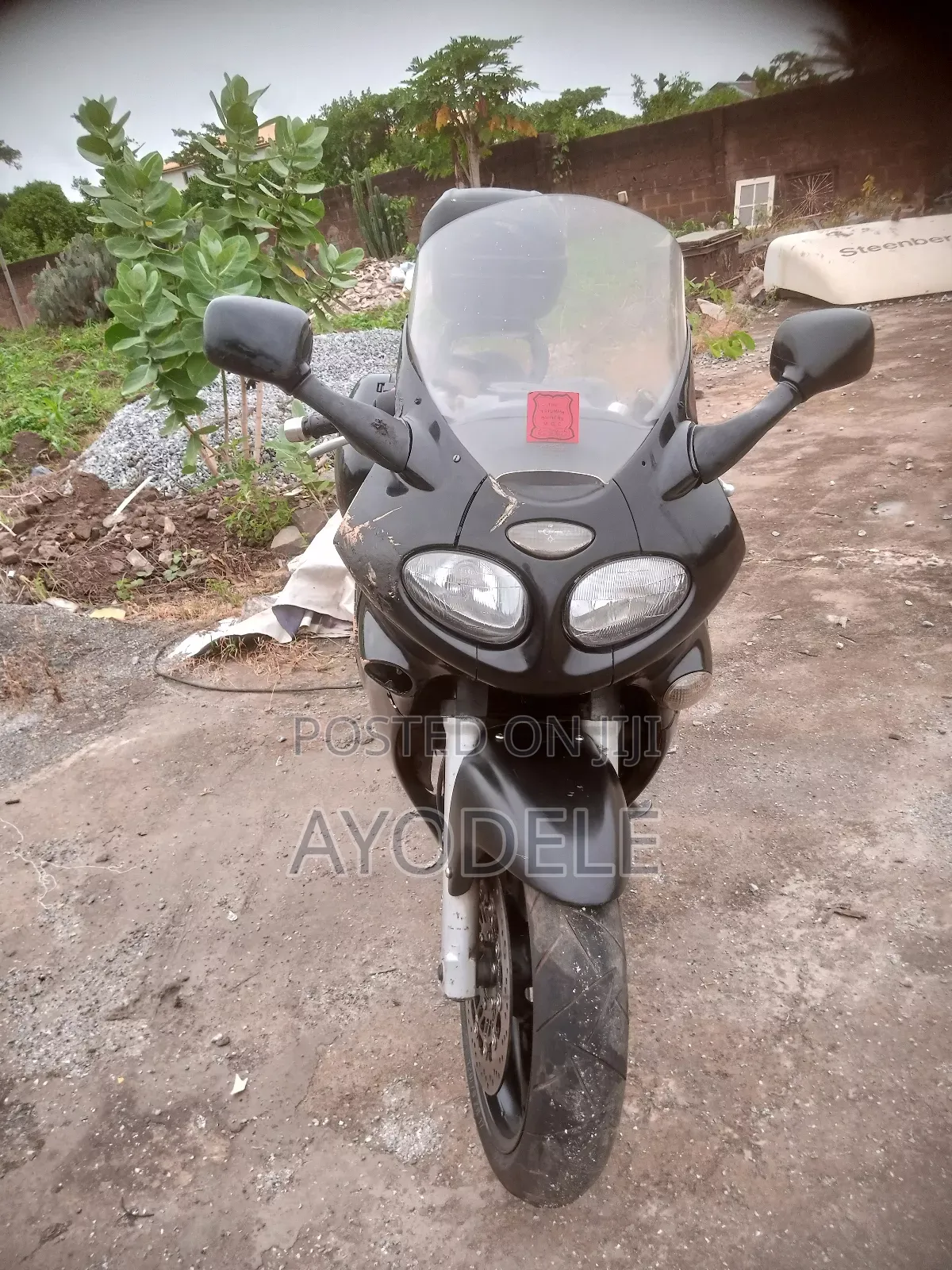 Triumph 2002 Black