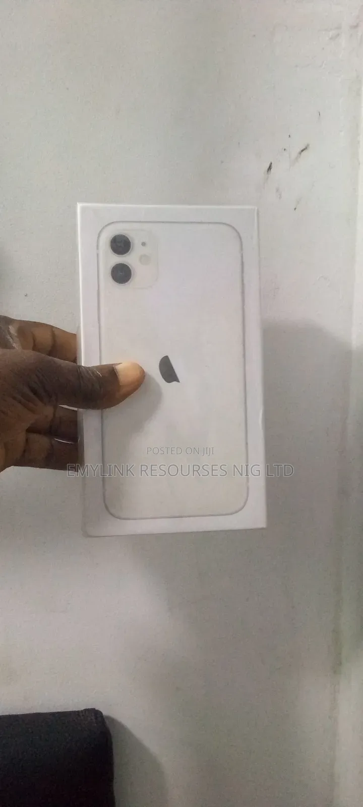 New Apple iPhone 11 64 GB White