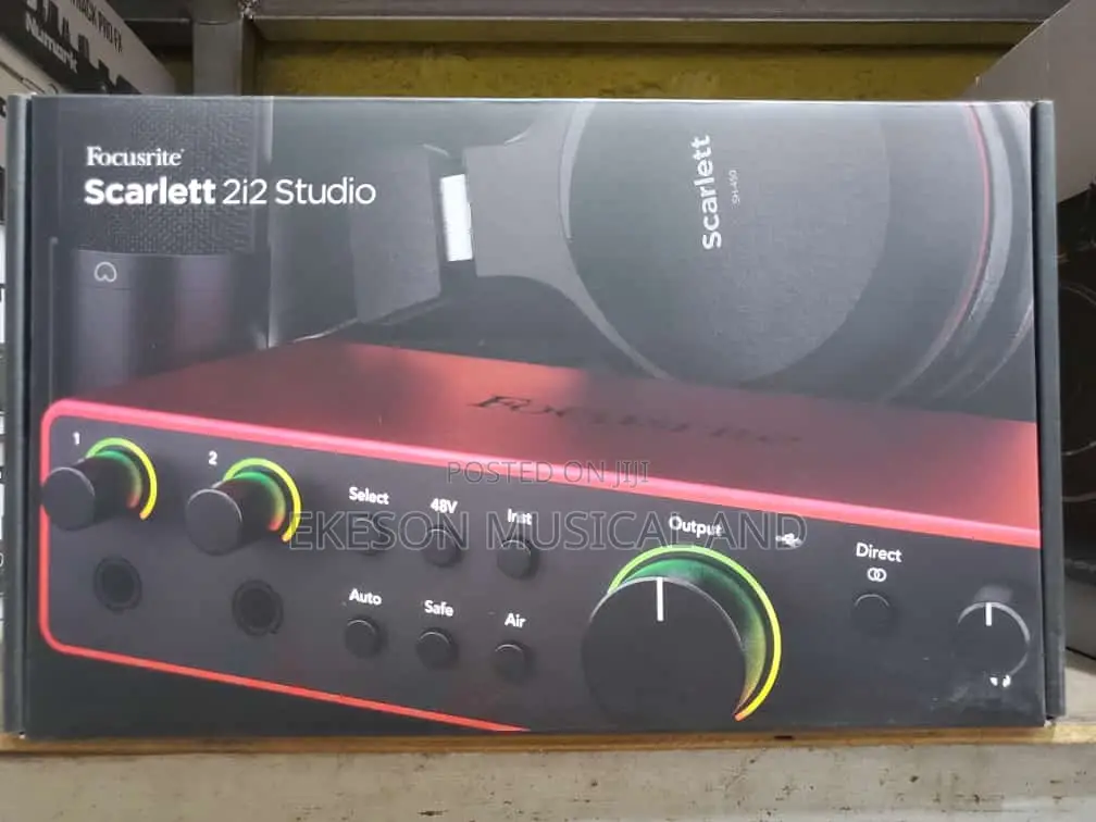 Focusrite Scarlette 2I2 Studio 4th Generation Bundle