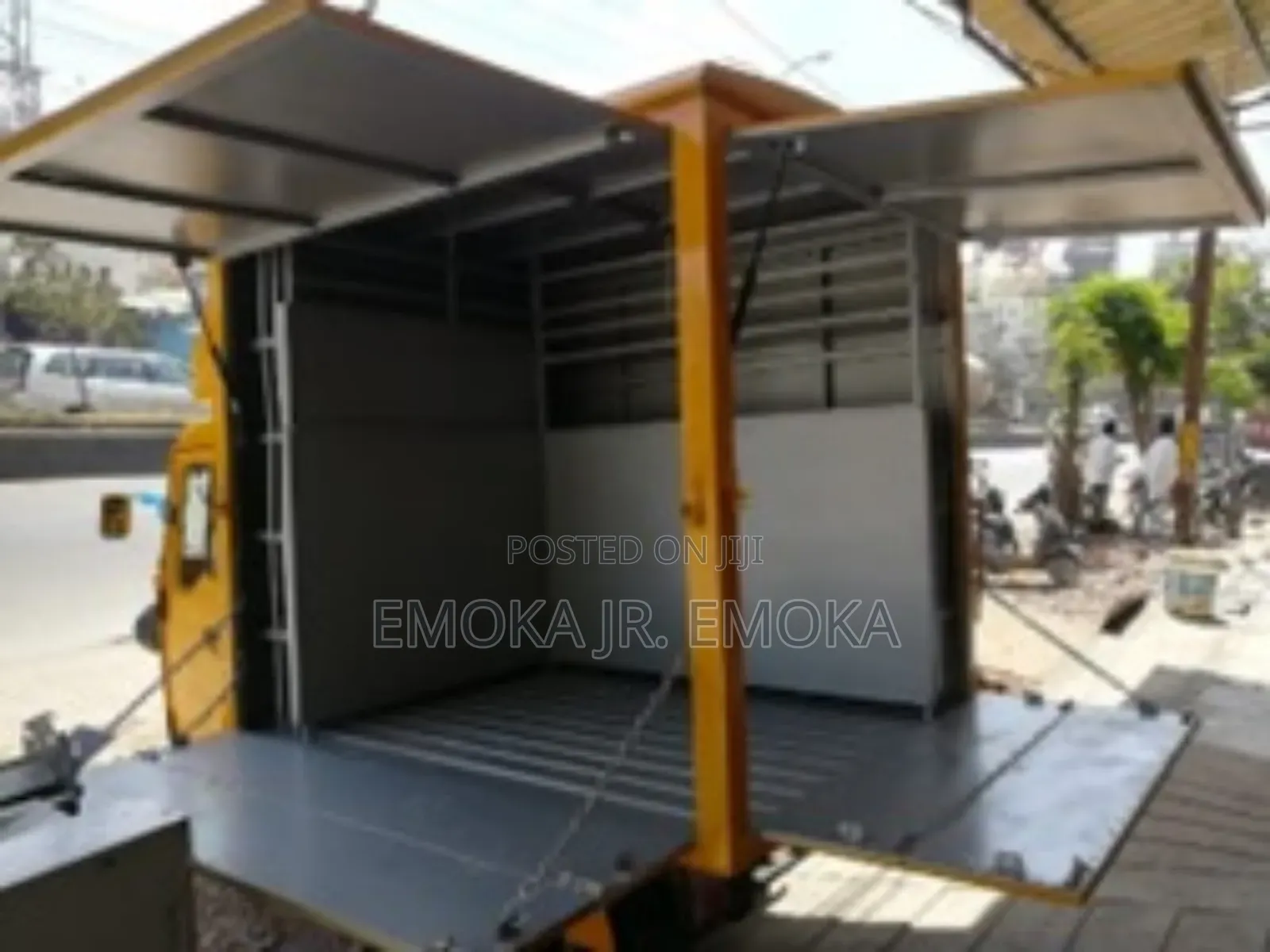 New Bus 2023 Yellow