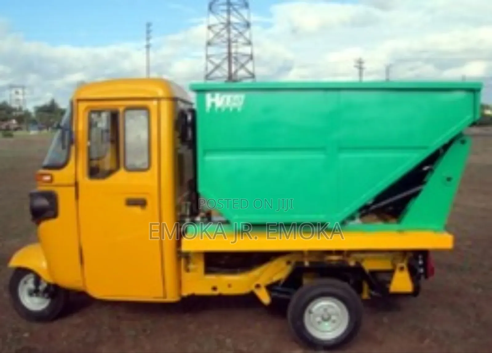 New Bus 2023 Yellow