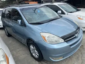Toyota Sienna 2004 Blue