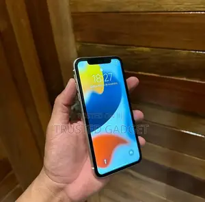 Apple iPhone 11 64 GB White