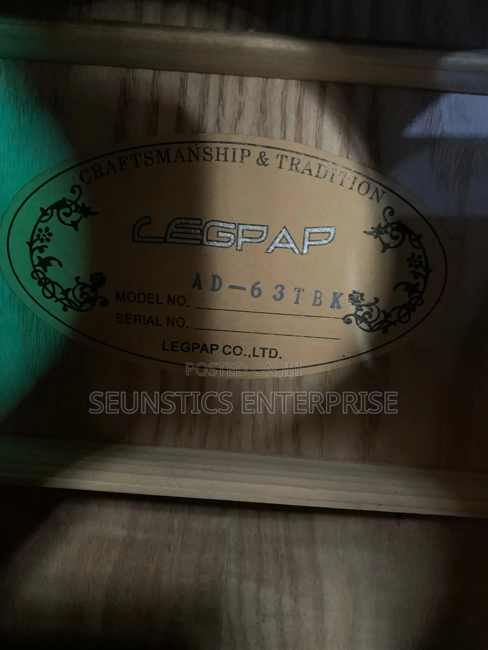 Quality Legpap Pure Acoustic Guitar