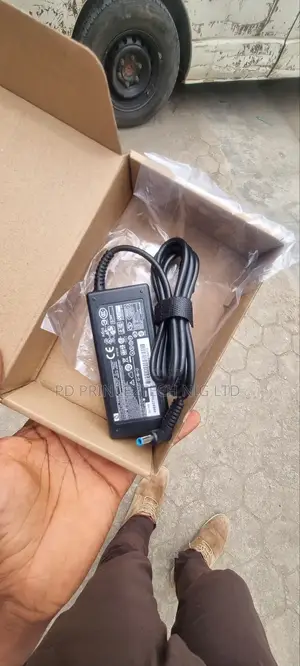 Brand New Original HP 65W 19.5V 3.33A 4.5 X 3.0mm Blue Pin