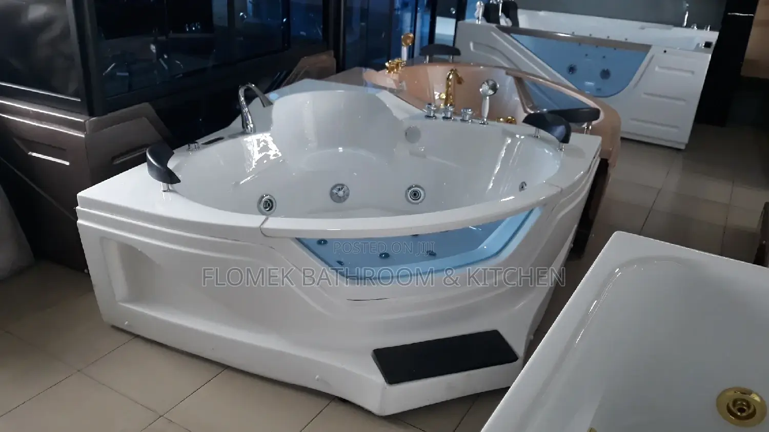 4 Handle Corner Jacuzzi