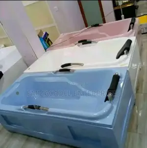 Executive Panel Bath