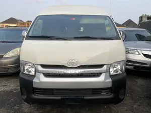 Toyota HiAce 2010 White