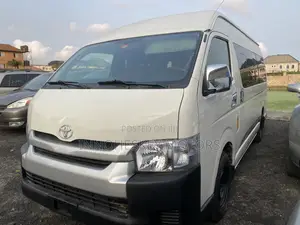 Toyota HiAce 2010 White
