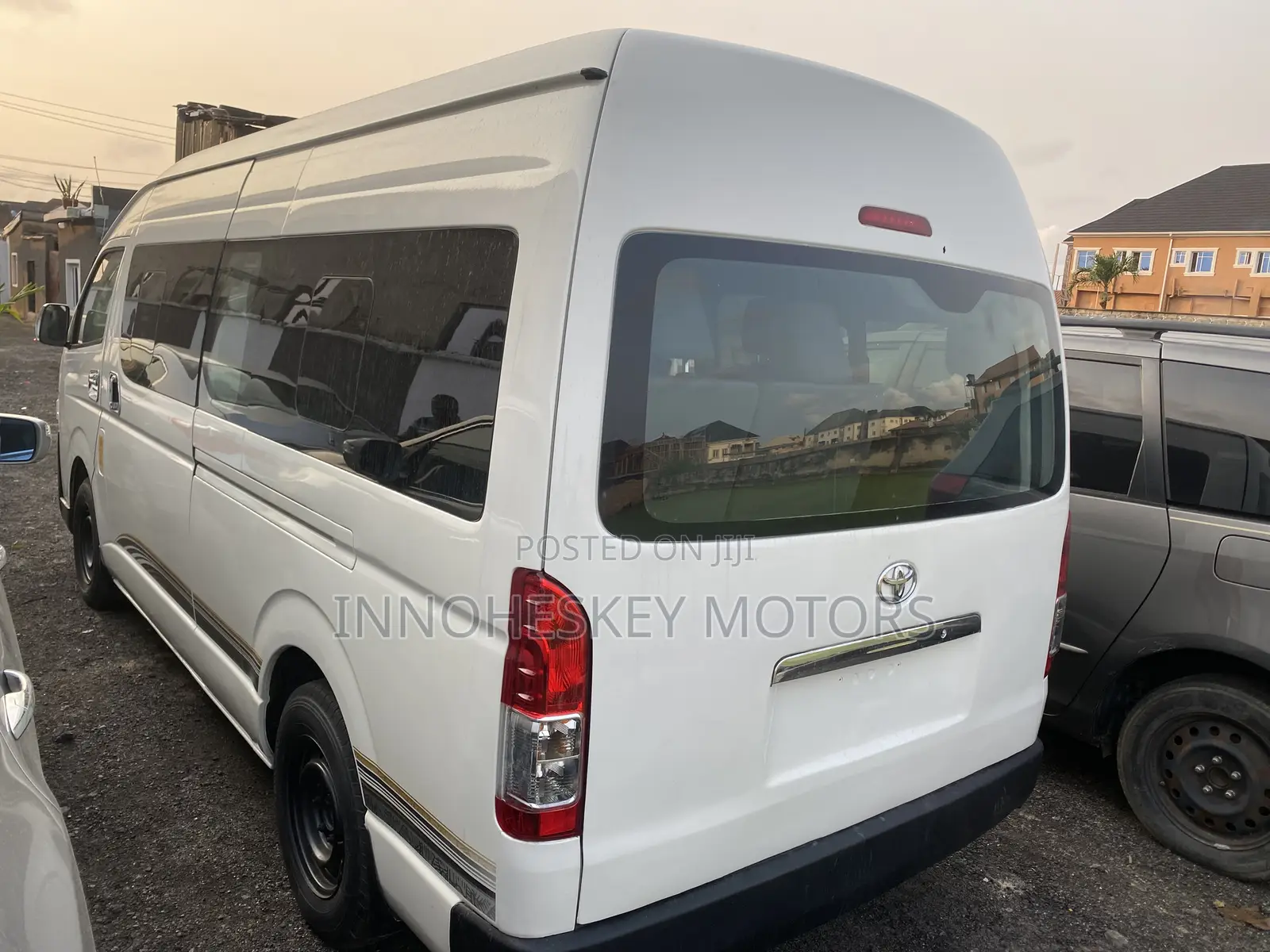 Toyota HiAce 2010 White