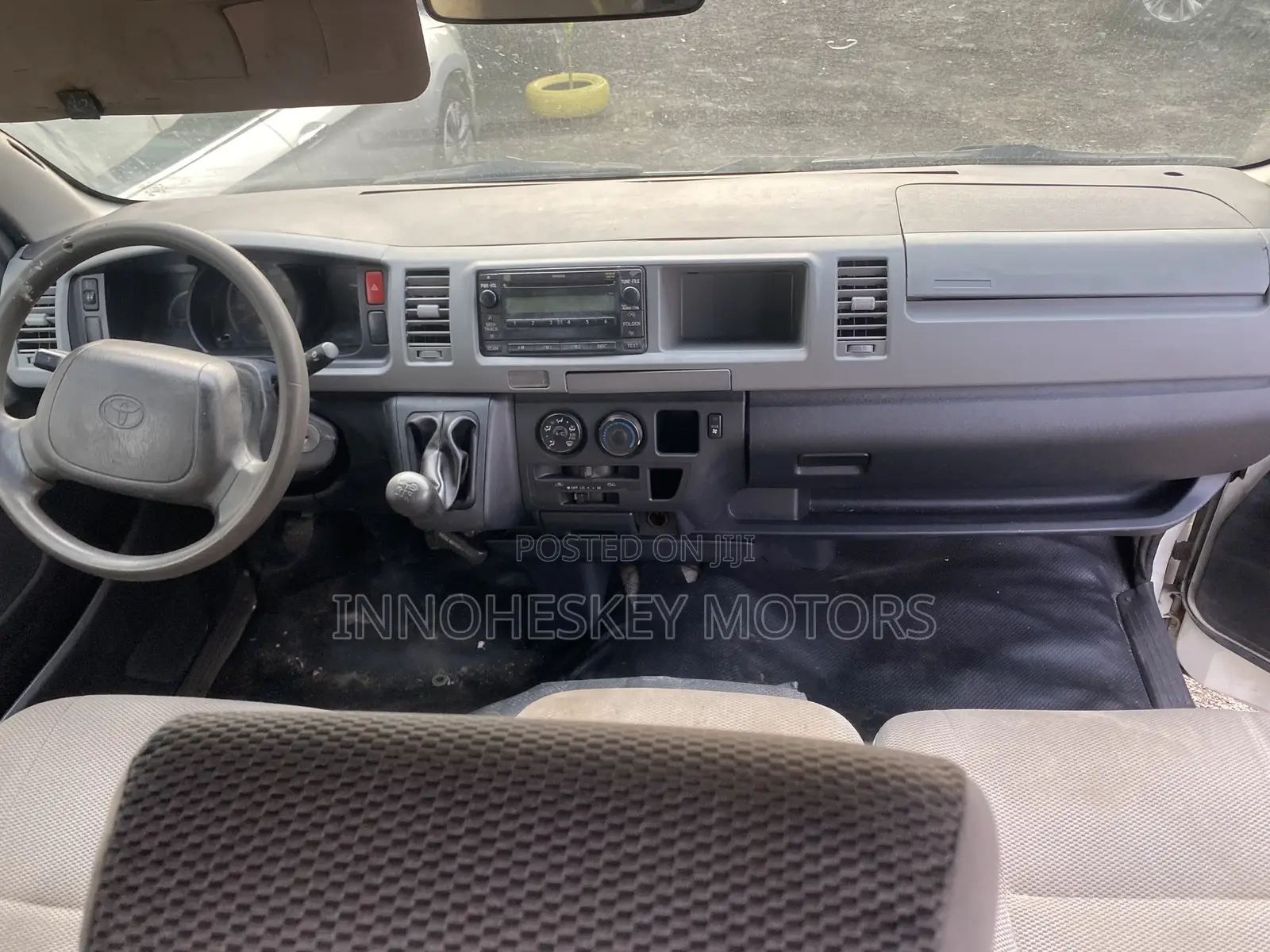 Toyota HiAce 2010 White