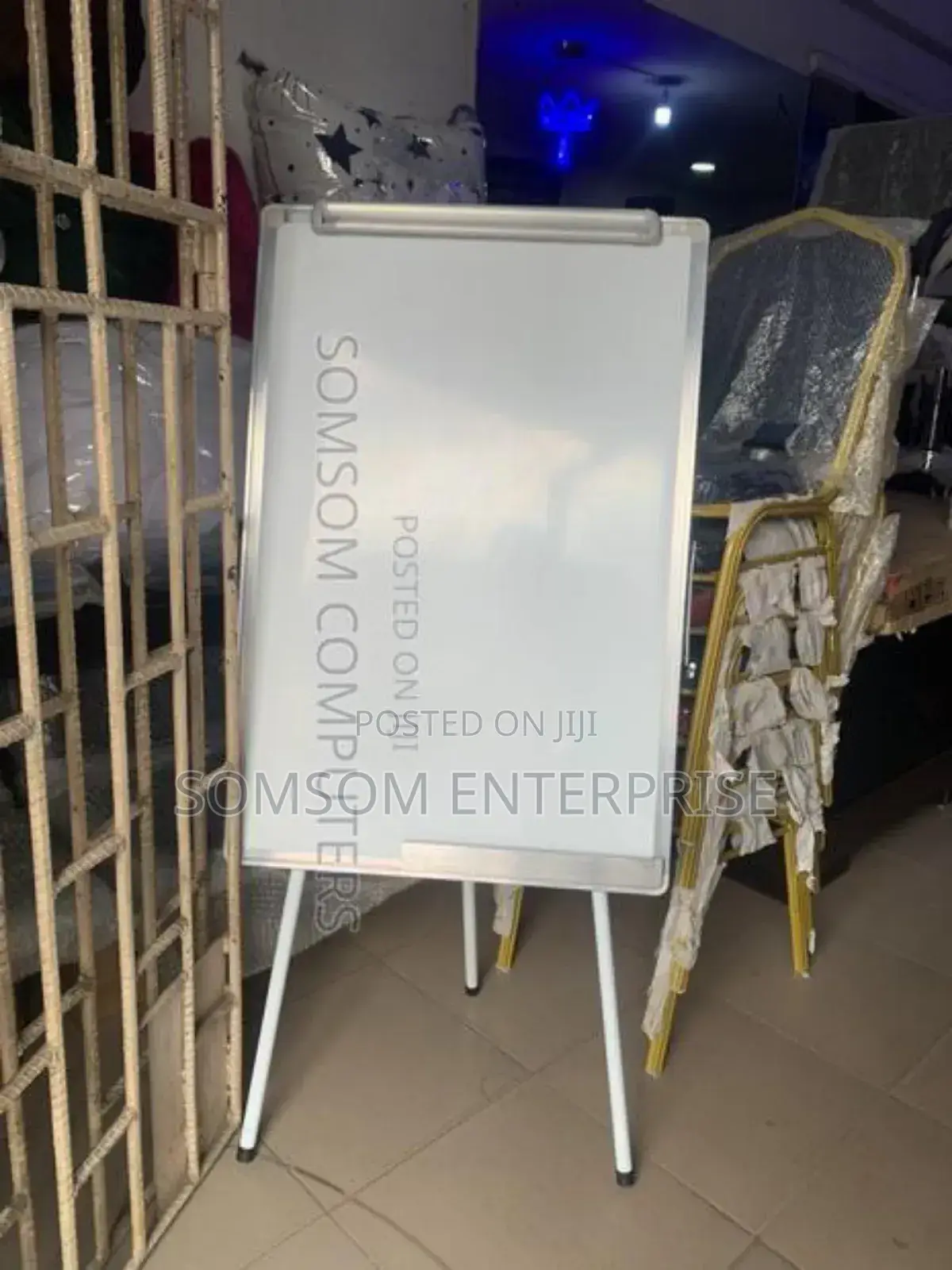 White Board With Stand (Flipchart Board)