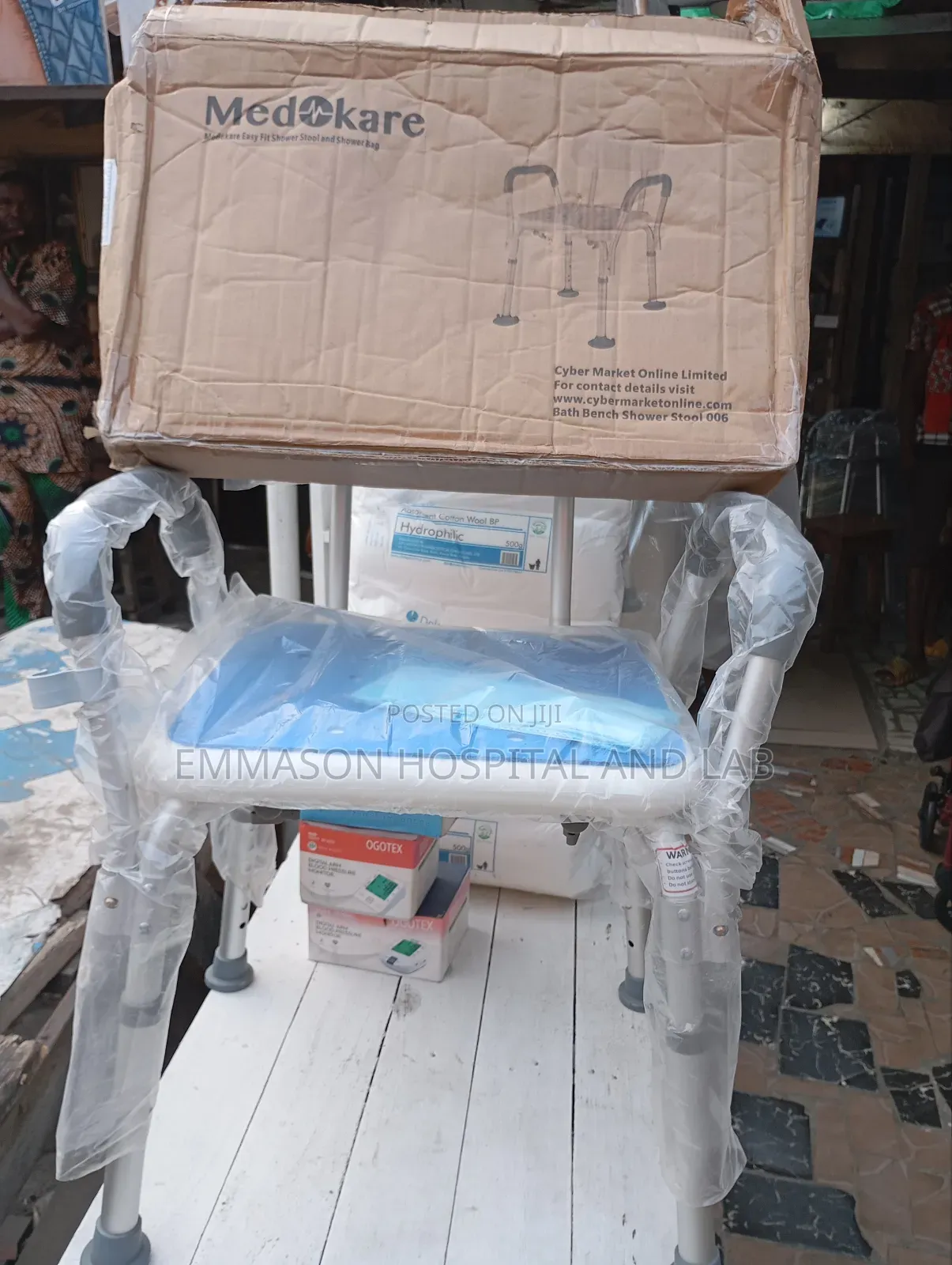 Executive Bathing Seat With Back Rest and Hand Rest