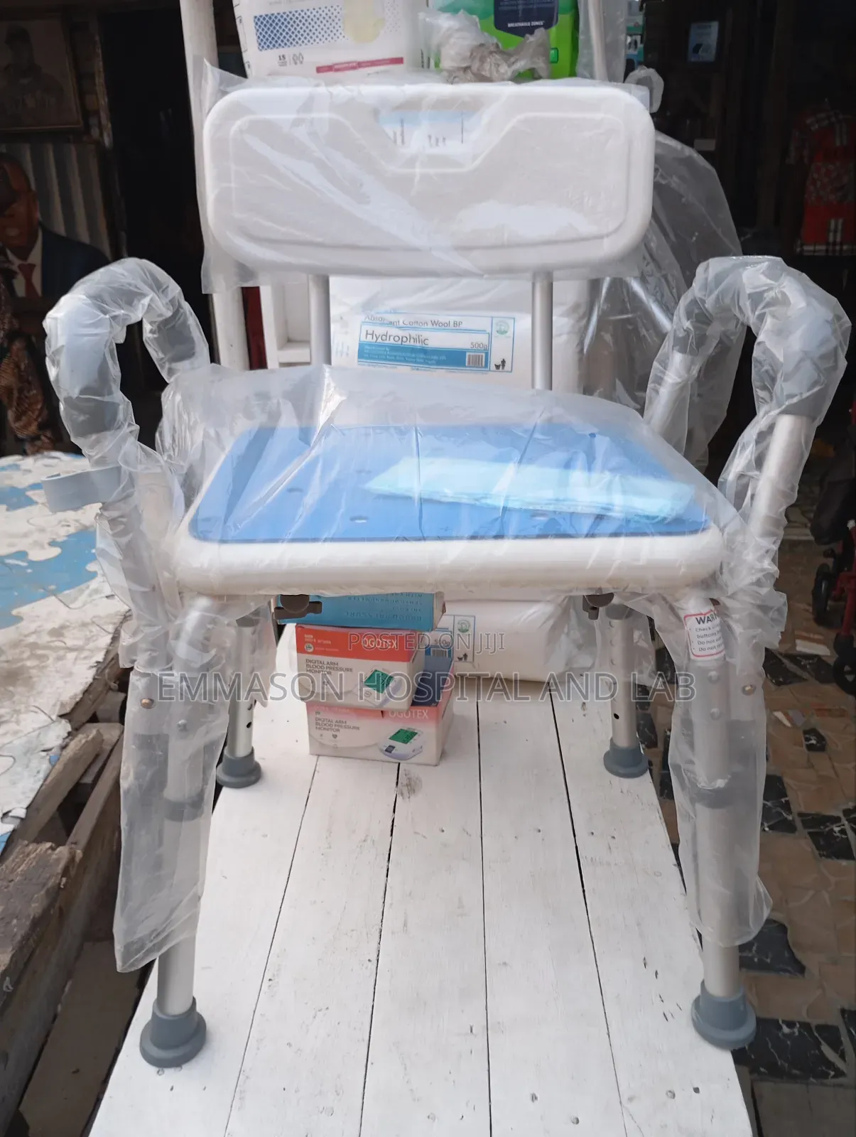Executive Bathing Seat With Back Rest and Hand Rest