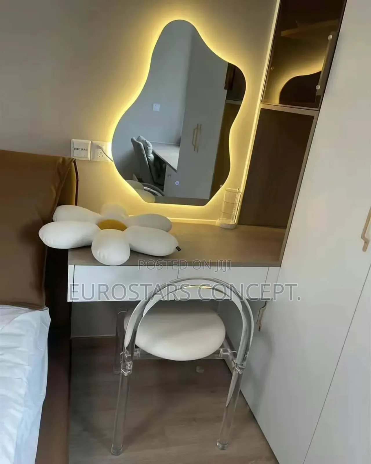 Latest Mirror With Lights For Home Interior