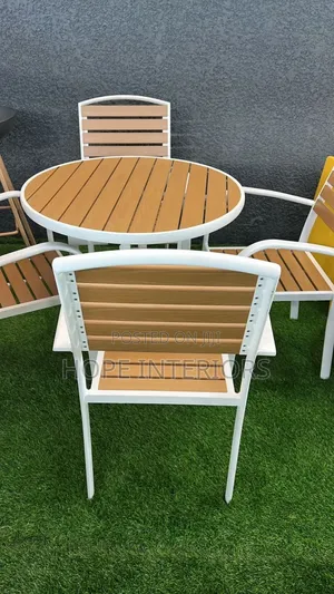 Out Door Seaters