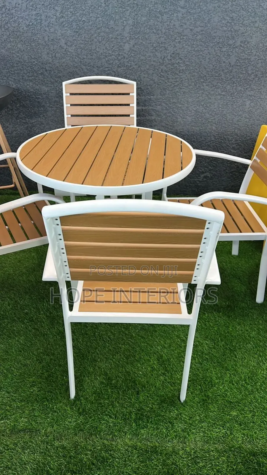 Out Door Seaters