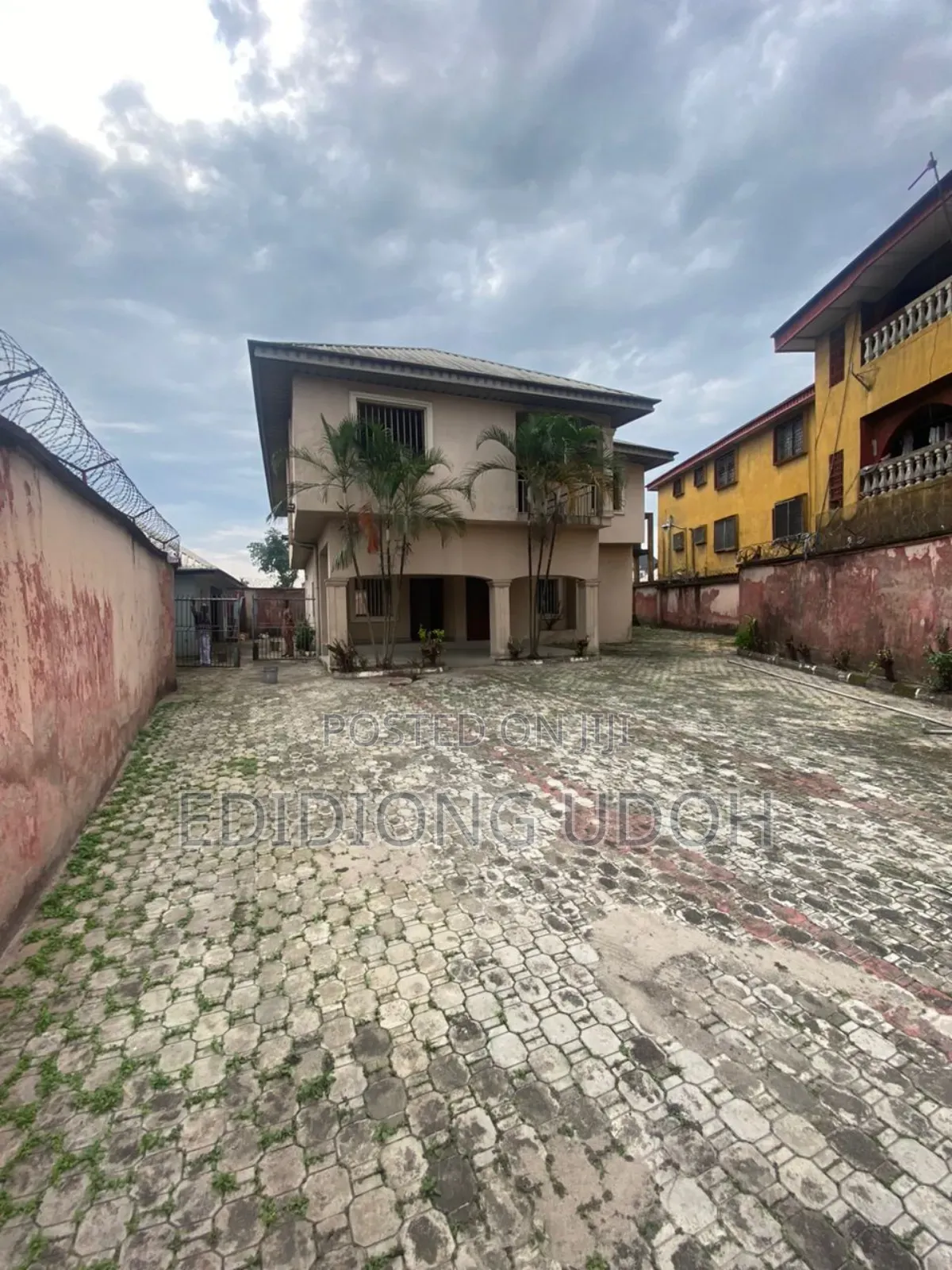 5bdrm Duplex in Obio Imoh Off Oron for sale