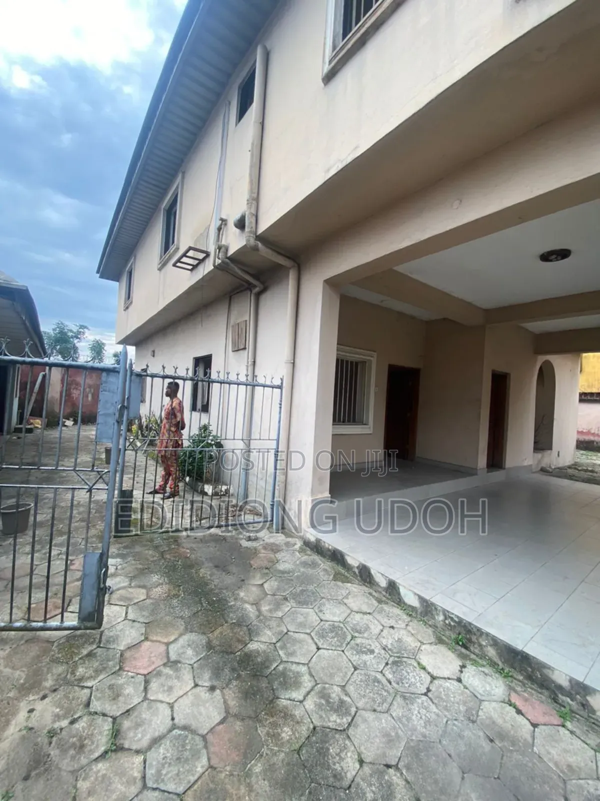 5bdrm Duplex in Obio Imoh Off Oron for sale
