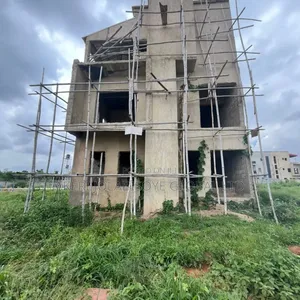 4bdrm Duplex in Orchacho Estate for sale