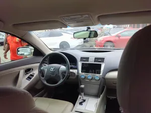 Toyota Camry 2009 Gold
